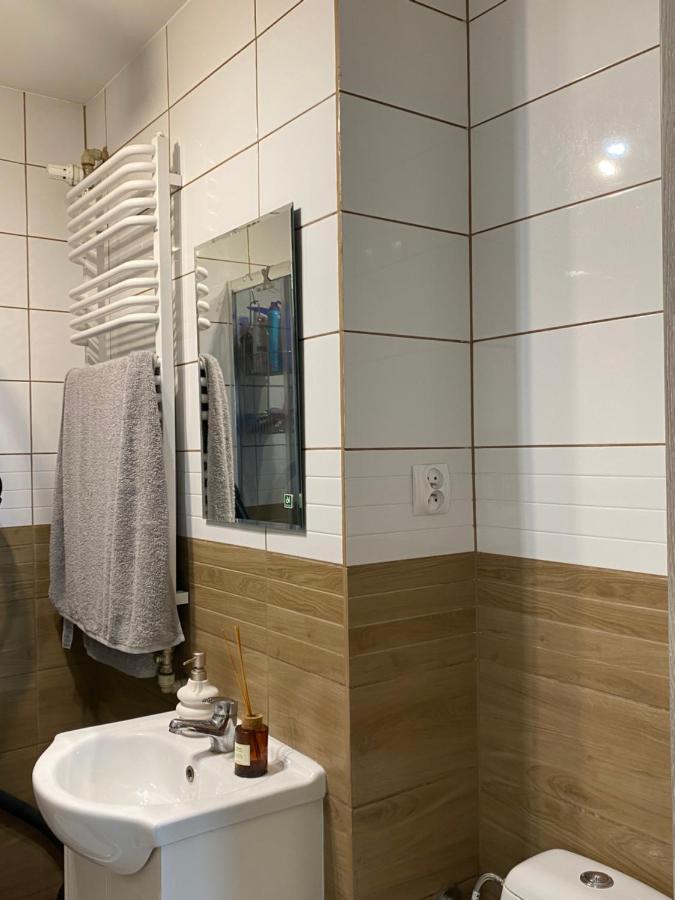 M&B Pokoj Przy Rondzie Daszynskiego Warsawa Bagian luar foto