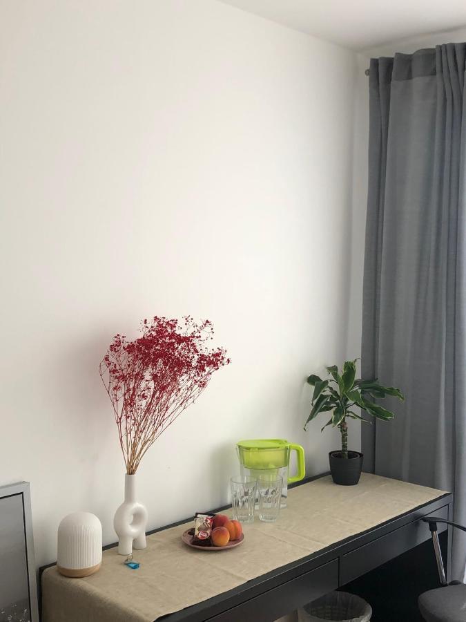 M&B Pokoj Przy Rondzie Daszynskiego Warsawa Bagian luar foto