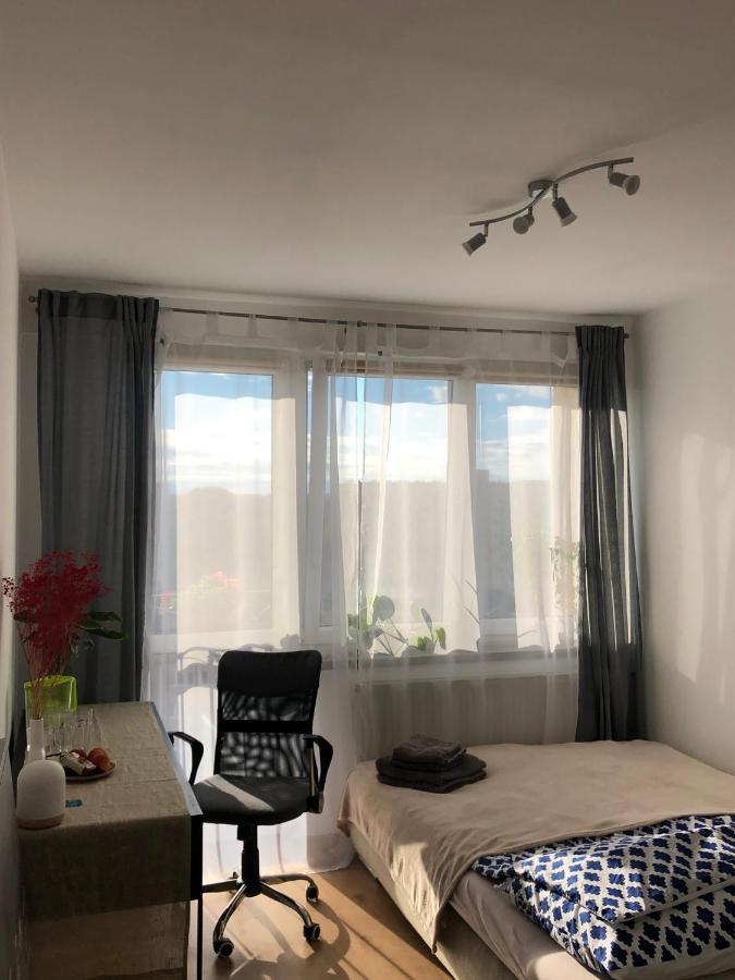 M&B Pokoj Przy Rondzie Daszynskiego Warsawa Bagian luar foto